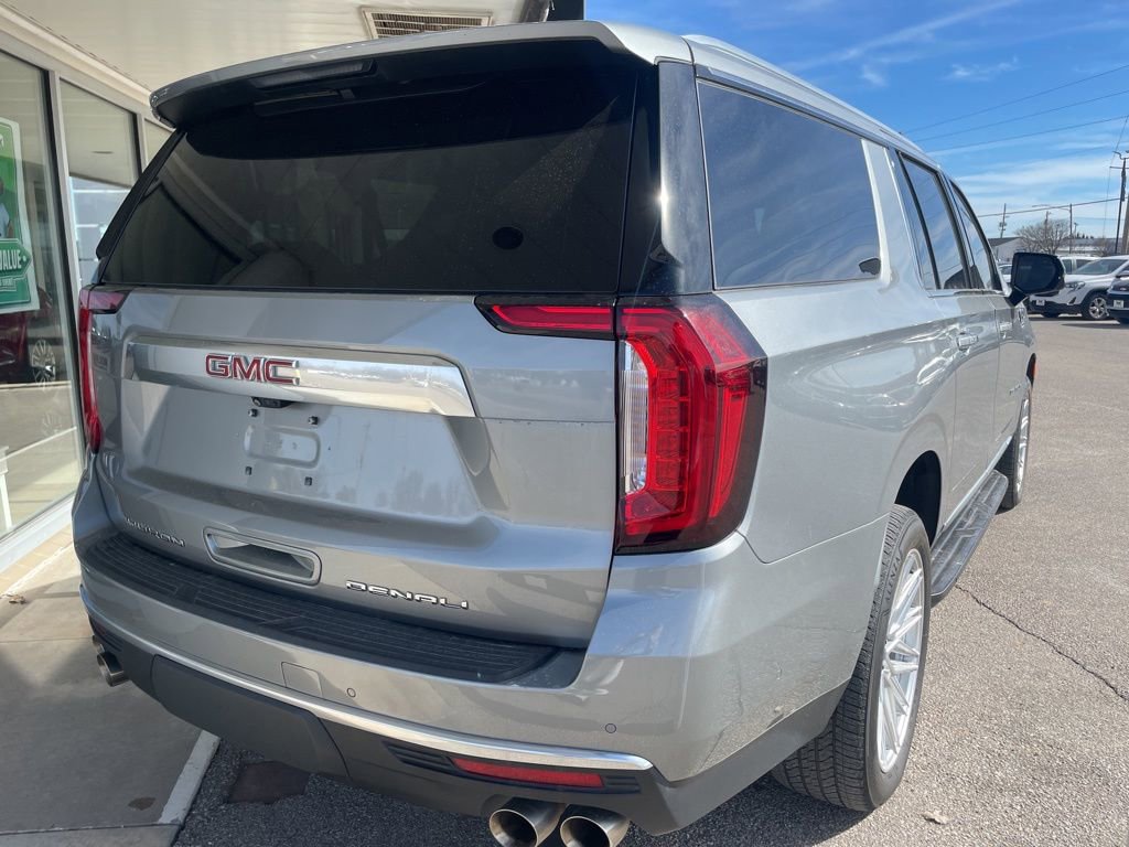 Used 2024 GMC Yukon XL Denali w/ Advanced Technology Package AWD/4WD image 3