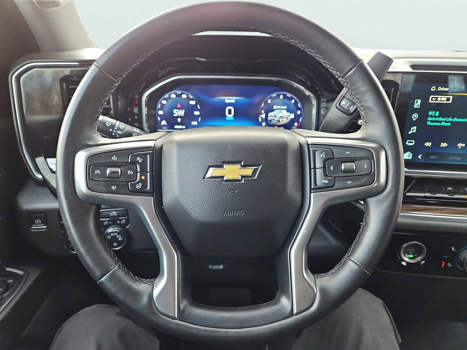 Used 2023 Chevrolet Silverado 1500 LT image 30