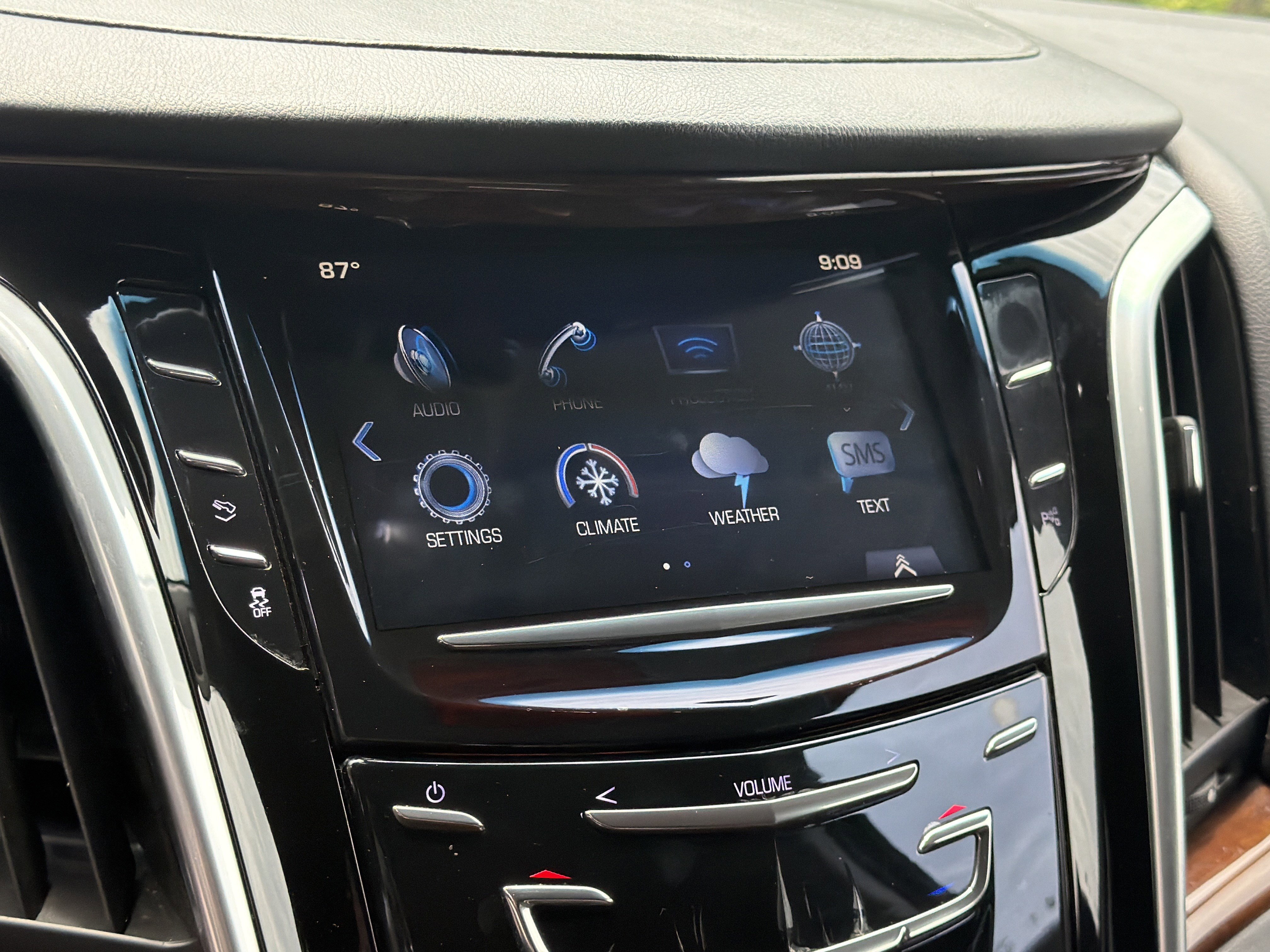 Used 2020 Cadillac Escalade ESV 4WD image 34