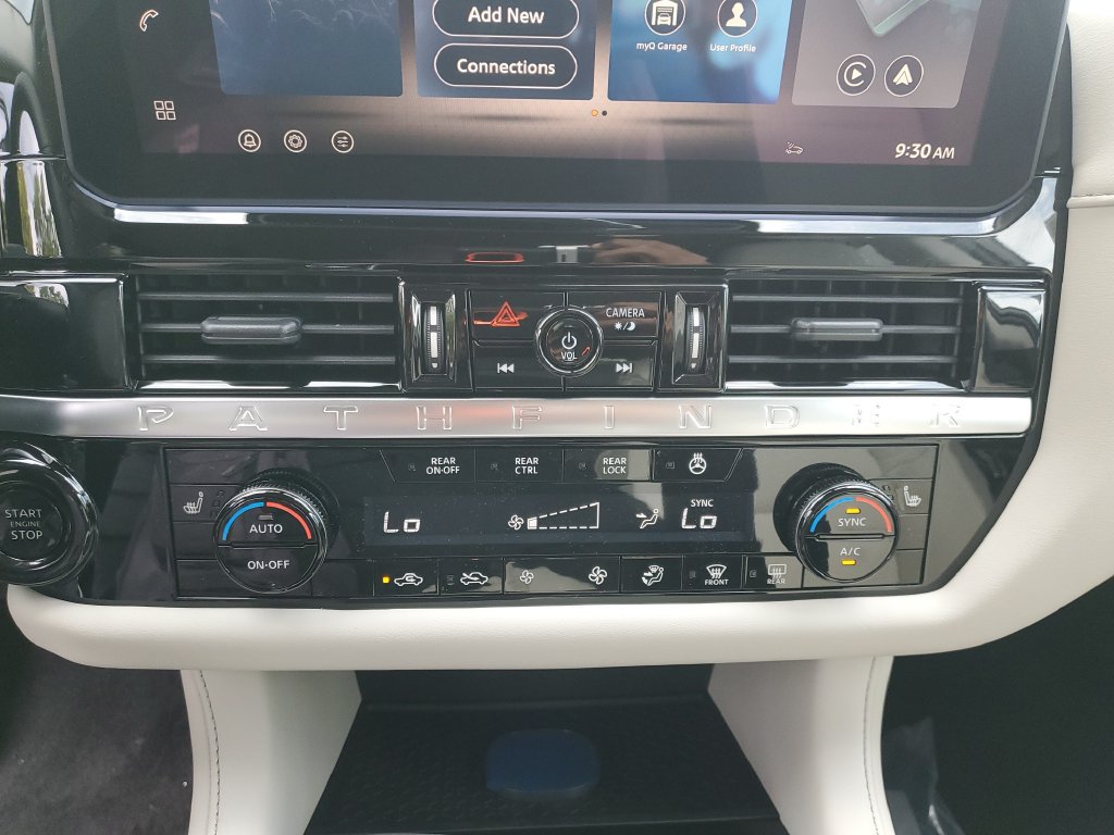 New 2026 Nissan Pathfinder SL FWD image 30