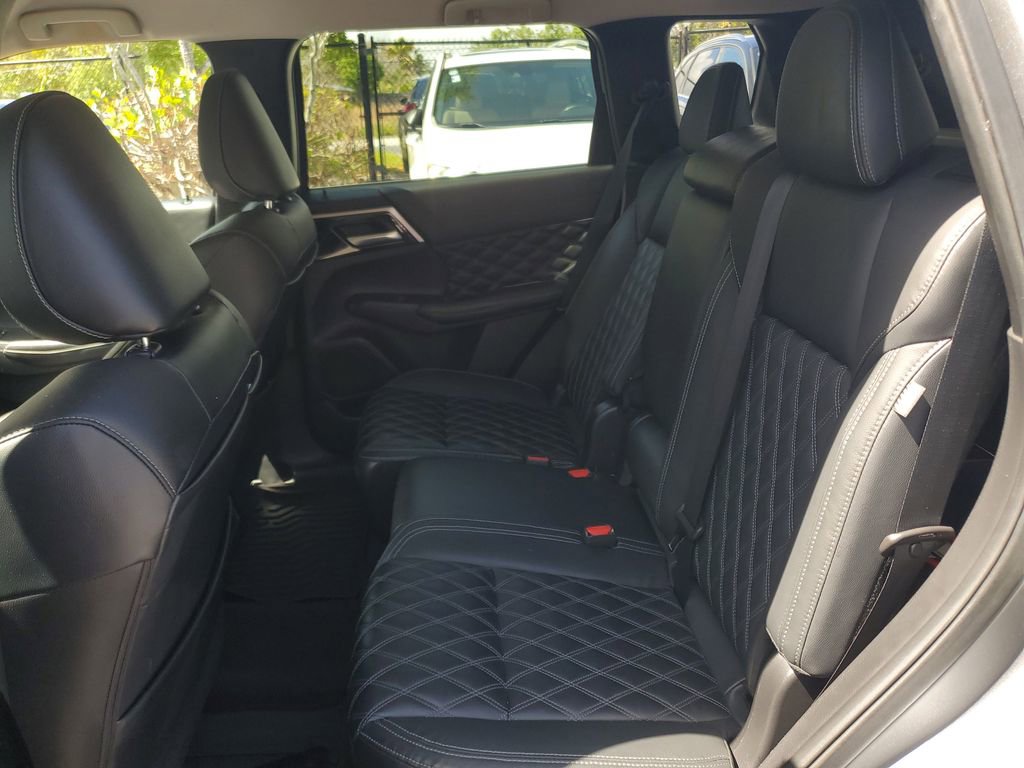 Used 2022 Mitsubishi Outlander SEL image 12