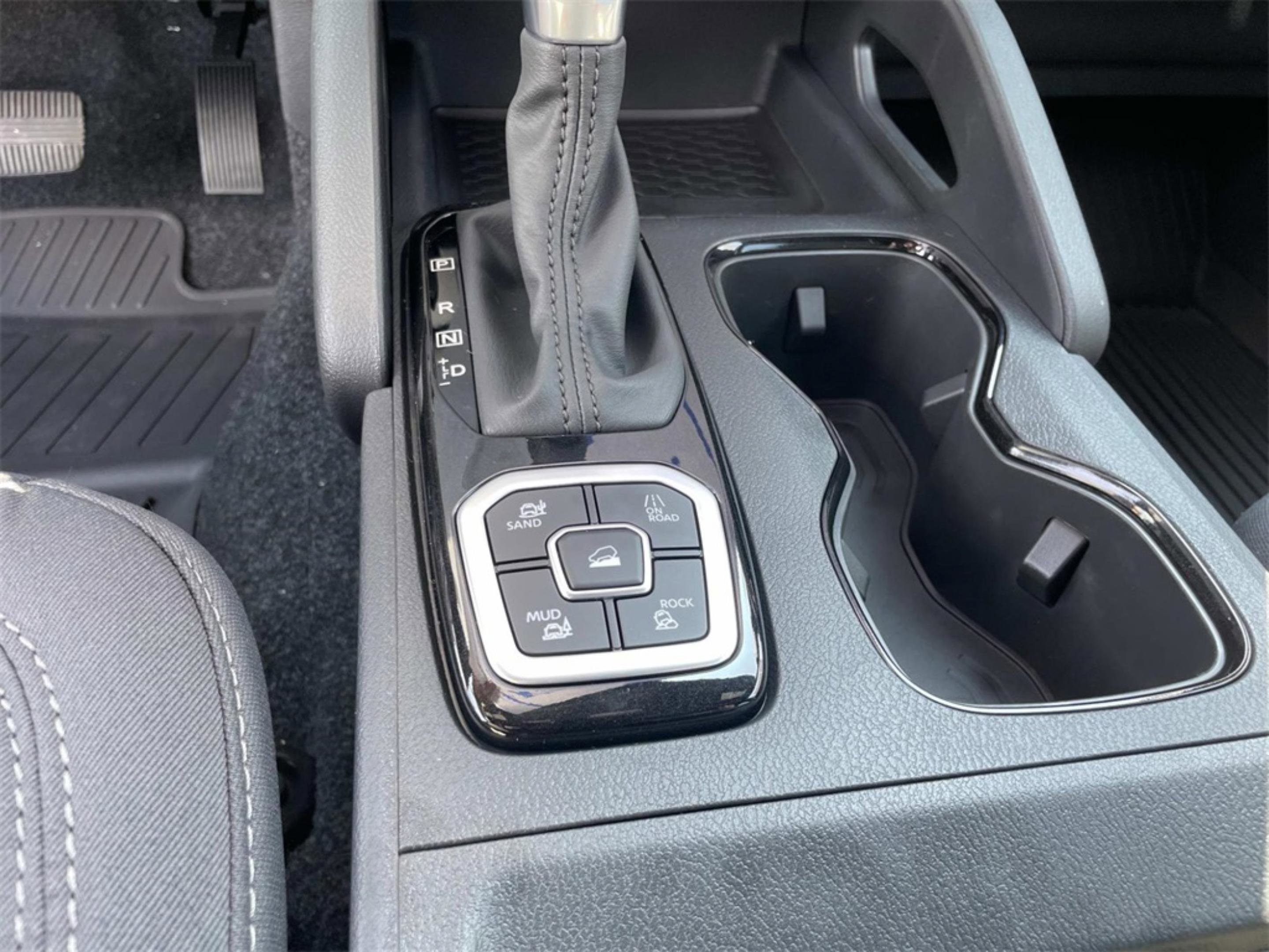 New 2026 Nissan Frontier SV image 18