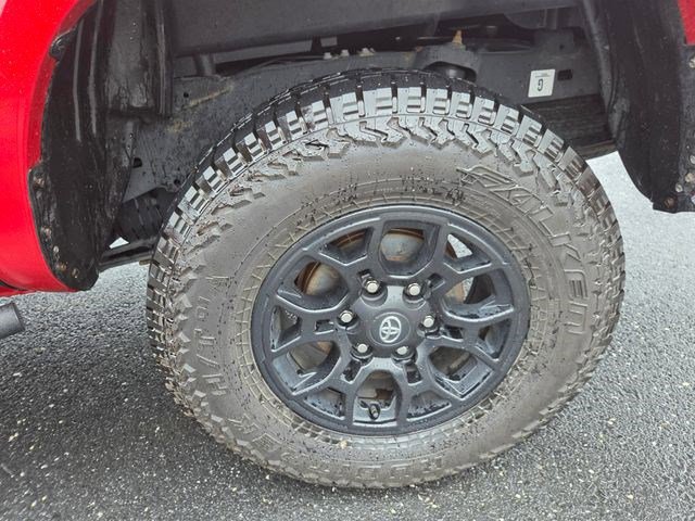 Used 2022 Toyota Tacoma SR AWD/4WD image 28