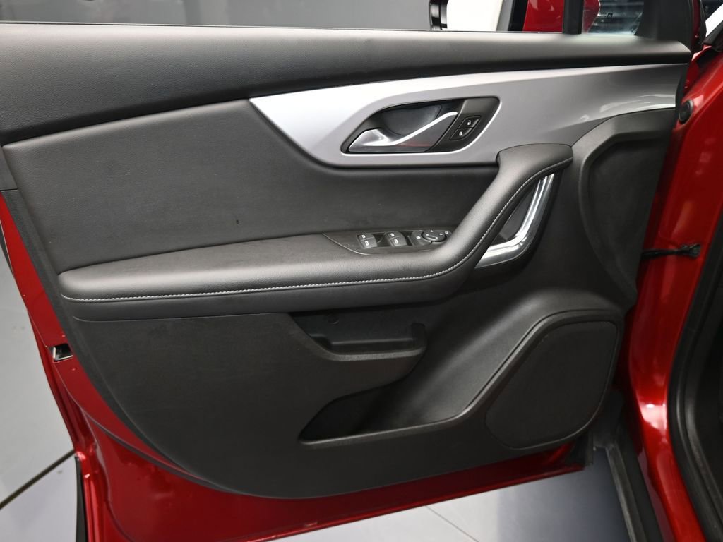 Used 2022 Chevrolet Blazer LT image 3