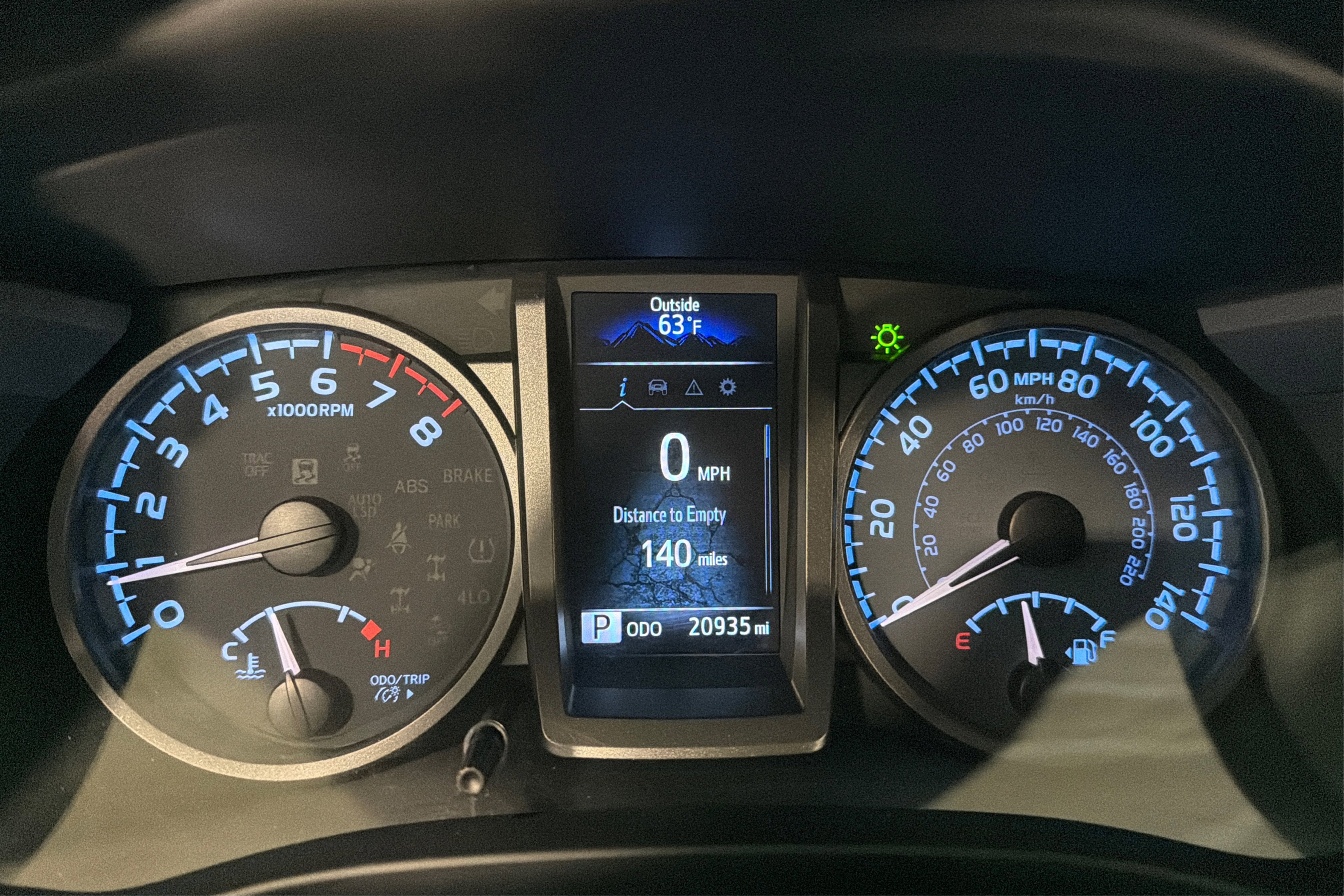 Used 2022 Toyota Tacoma TRD Off-Road AWD/4WD image 24
