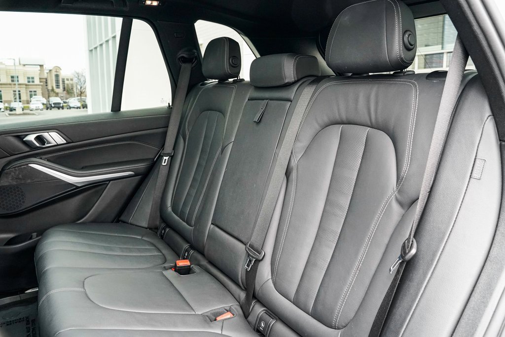 Used 2022 BMW X5 xDrive40i w/ M Sport Package image 17
