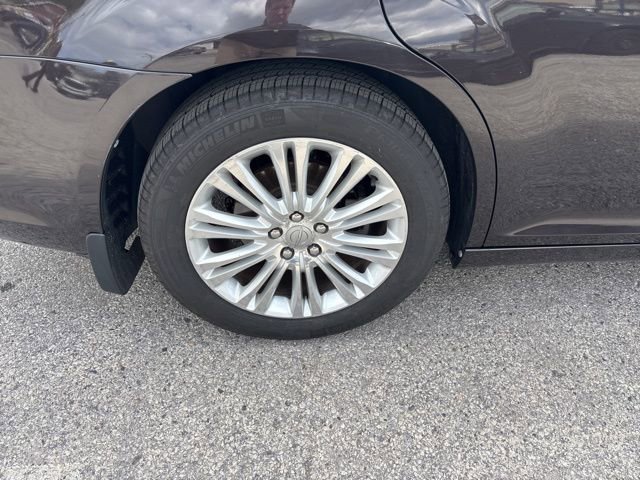 Used 2012 Chrysler 300 C Luxury Series image 3