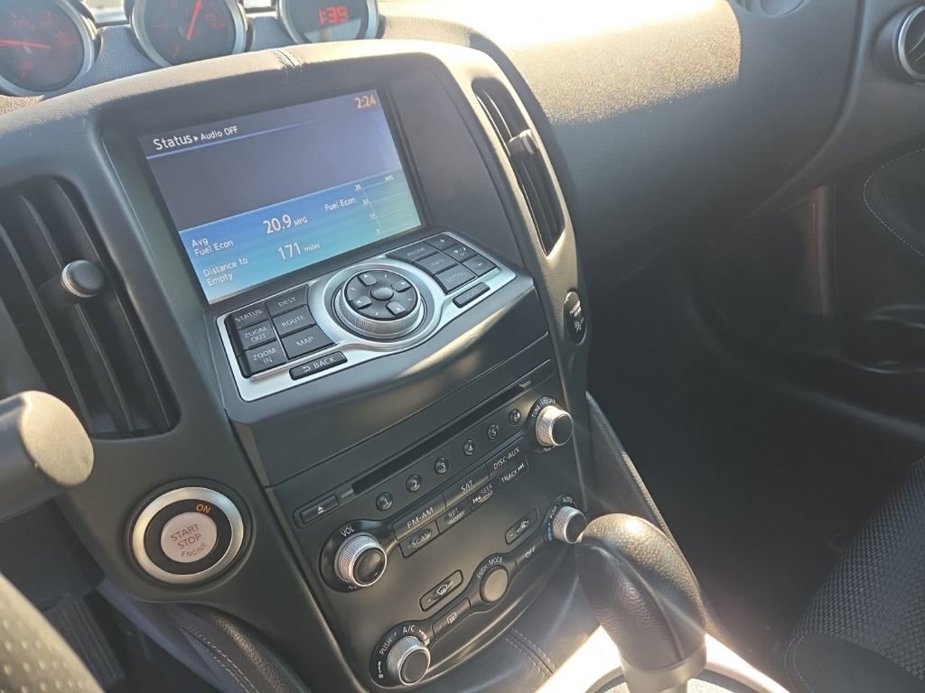 Used 2016 Nissan 370Z w/ Sport Package image 19