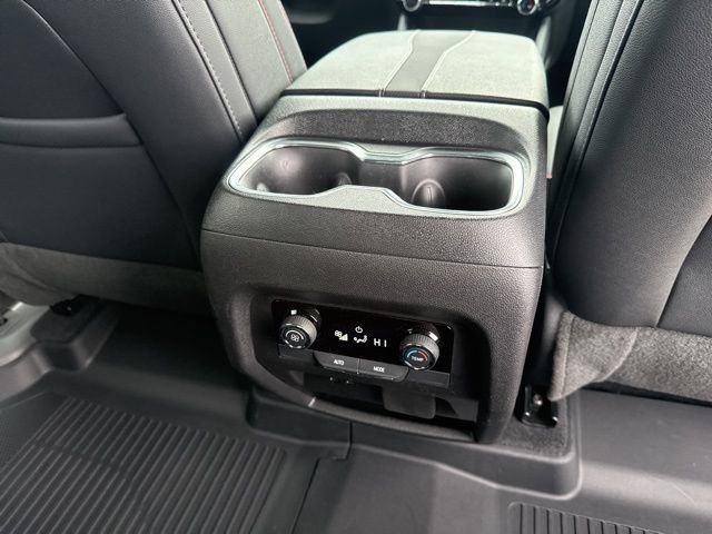 Used 2025 Chevrolet Traverse Z71 w/ Enhanced Driving Package image 55