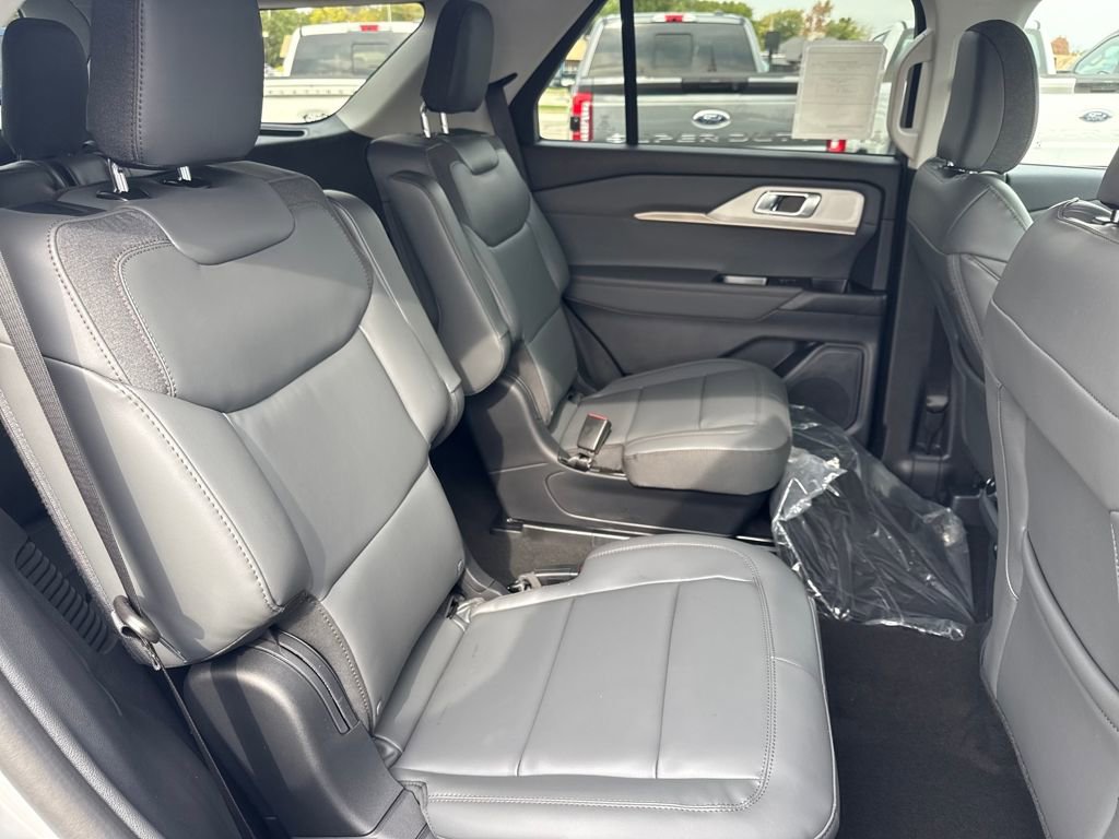 New 2026 Ford Explorer Active image 9