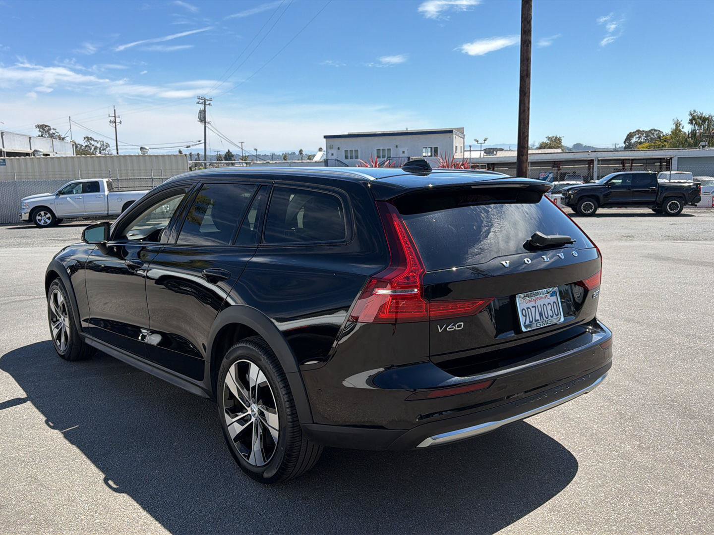 Used 2023 Volvo V60 B5 Cross Country Plus AWD/4WD image 6