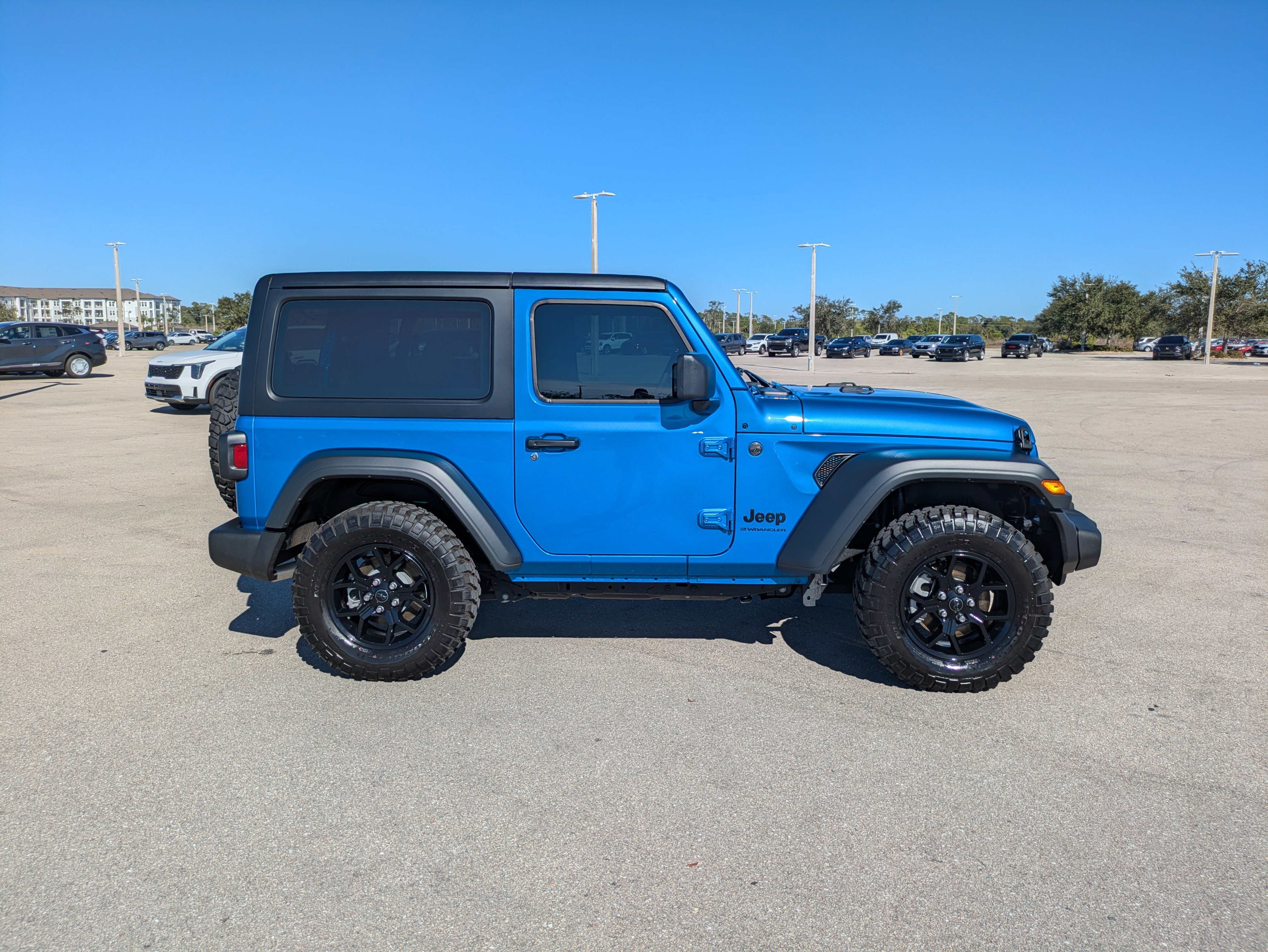 Used 2025 Jeep Wrangler Sport image 4
