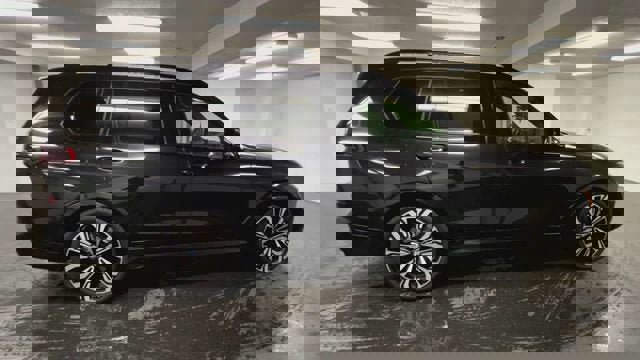 Used 2024 BMW X7 M60i image 9