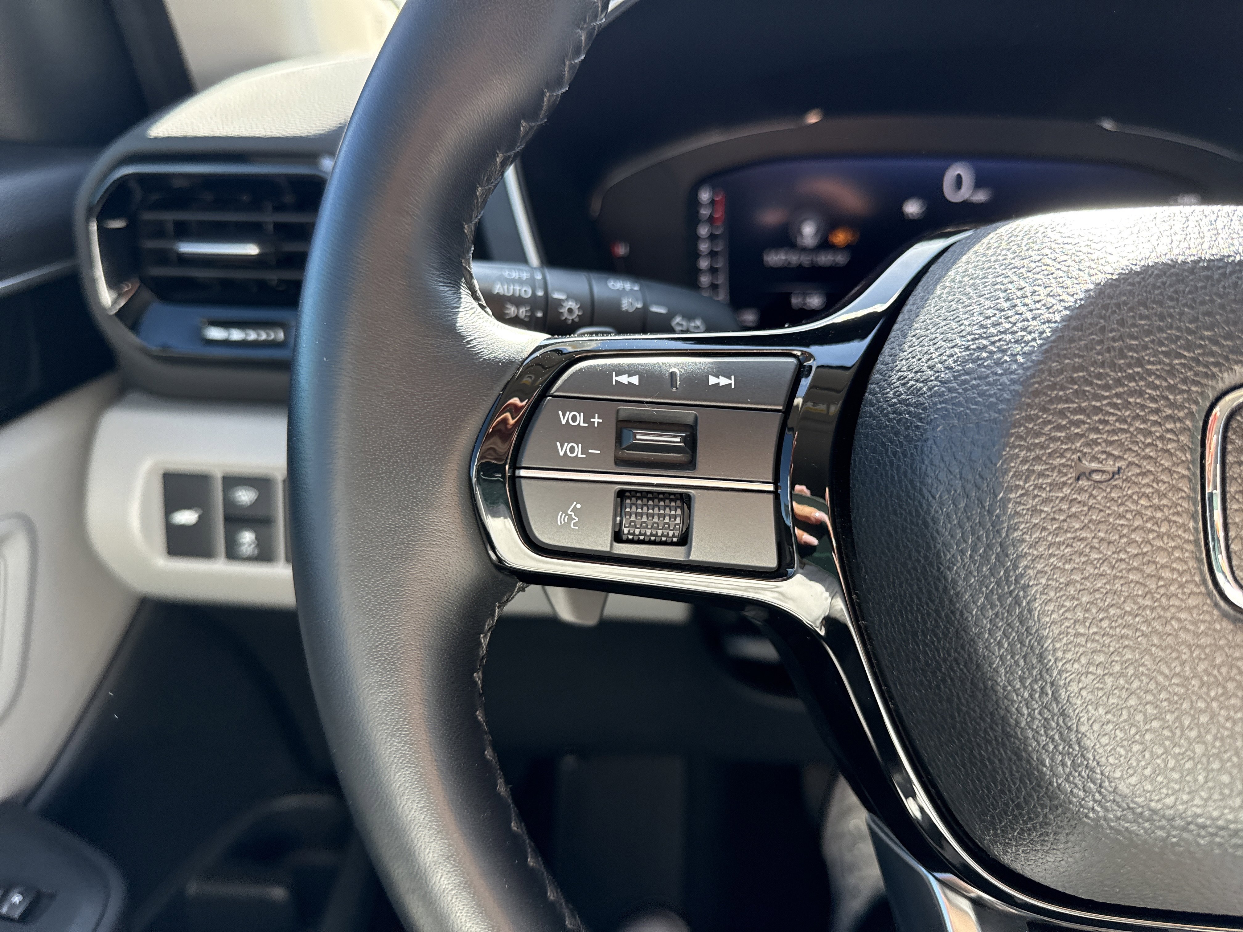 Used 2024 Honda Pilot Elite image 22