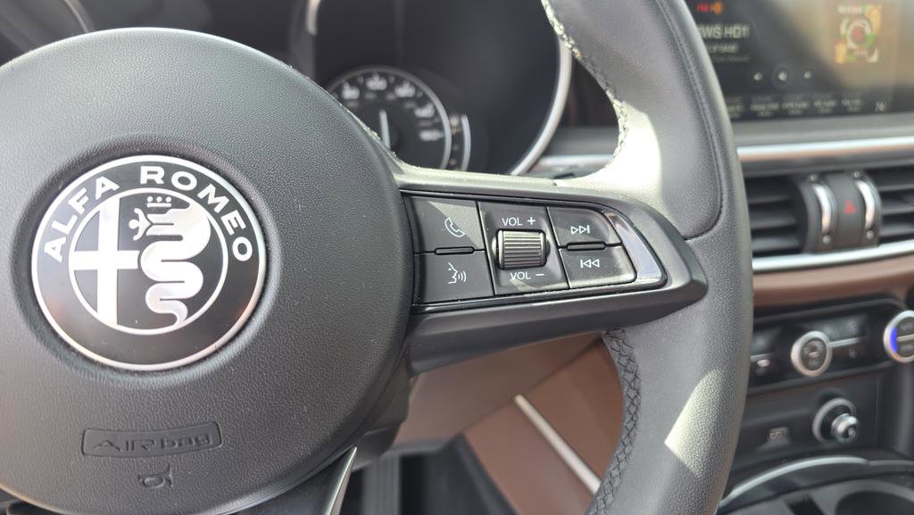 Used 2021 Alfa Romeo Stelvio Ti image 22
