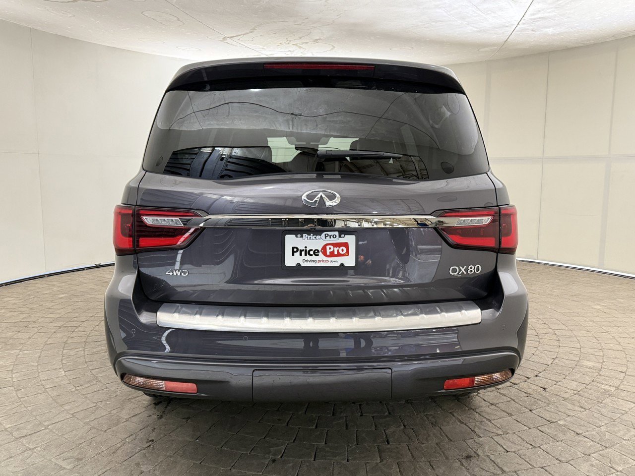 Used 2024 INFINITI QX80 Premium Select w/ Cargo Package image 6