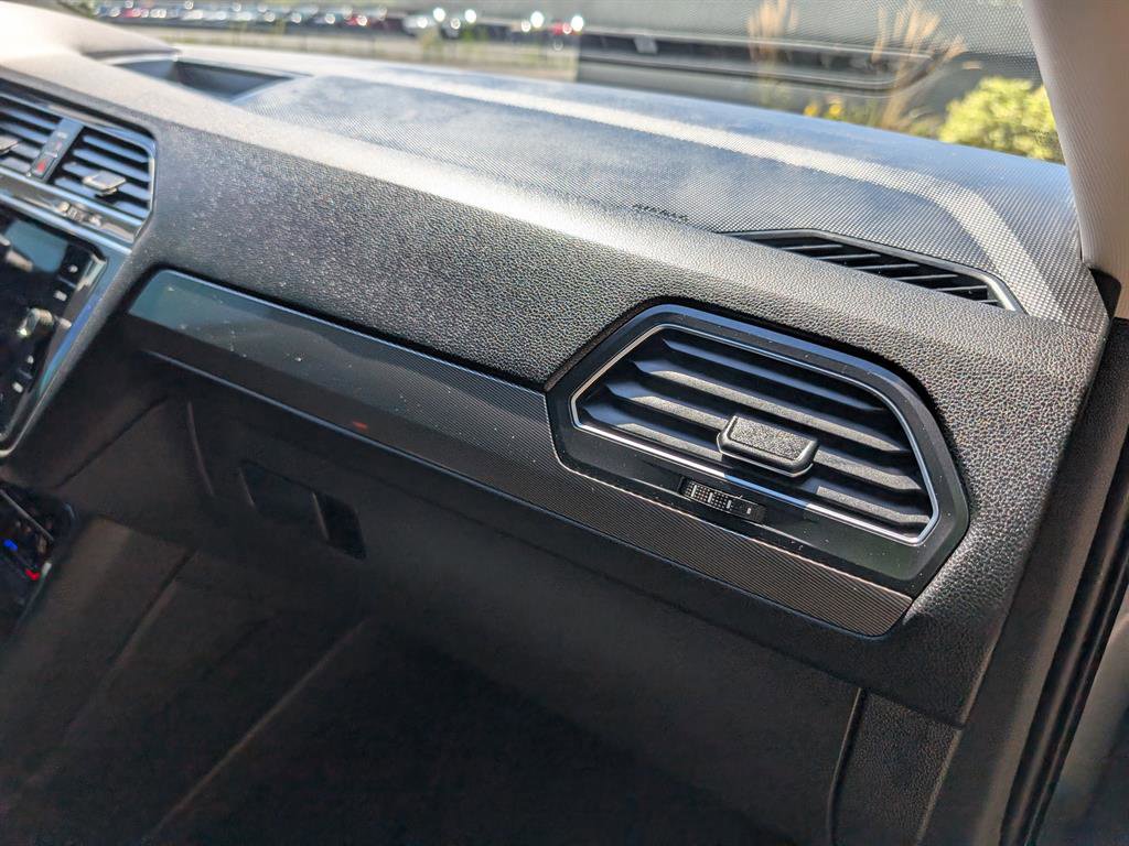 Used 2022 Volkswagen Tiguan SE image 12
