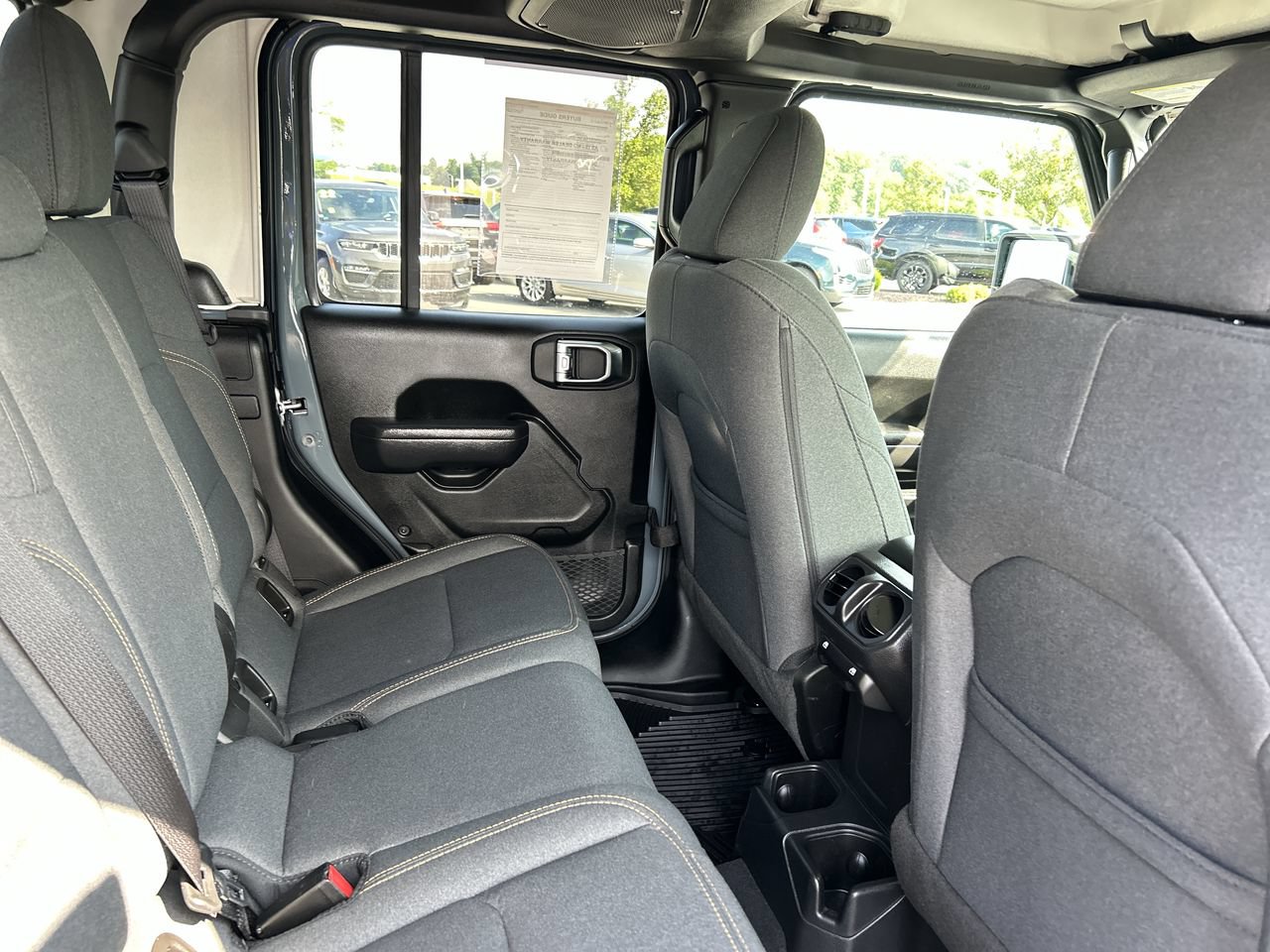 Used 2025 Jeep Gladiator Sport AWD/4WD image 17