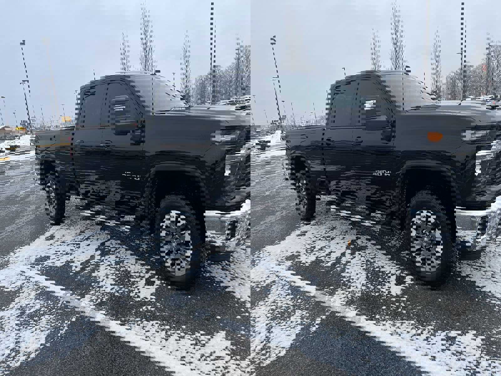 Used 2025 Chevrolet Silverado 3500 LT w/ All Star Edition image 2