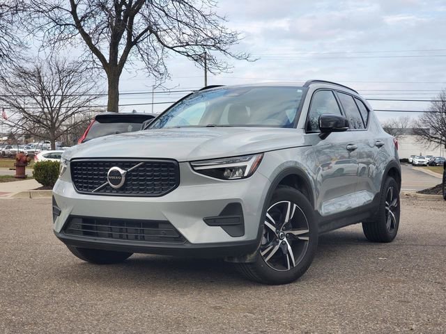 Certified 2026 Volvo XC40 B5 Core w/ Climate Package