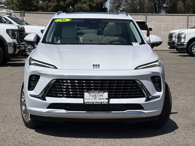 Used 2026 Buick Envision Avenir AWD/4WD image 2