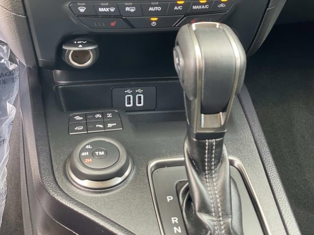 Certified 2023 Ford Ranger Lariat w/ Tremor Off-Road Package AWD/4WD image 18