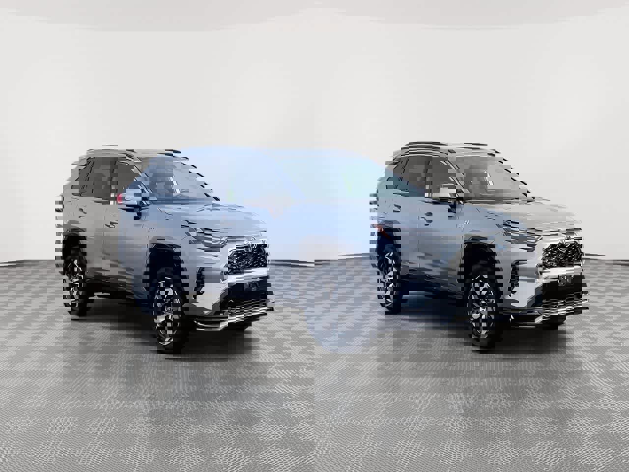 Used 2023 Toyota RAV4 SE image 2