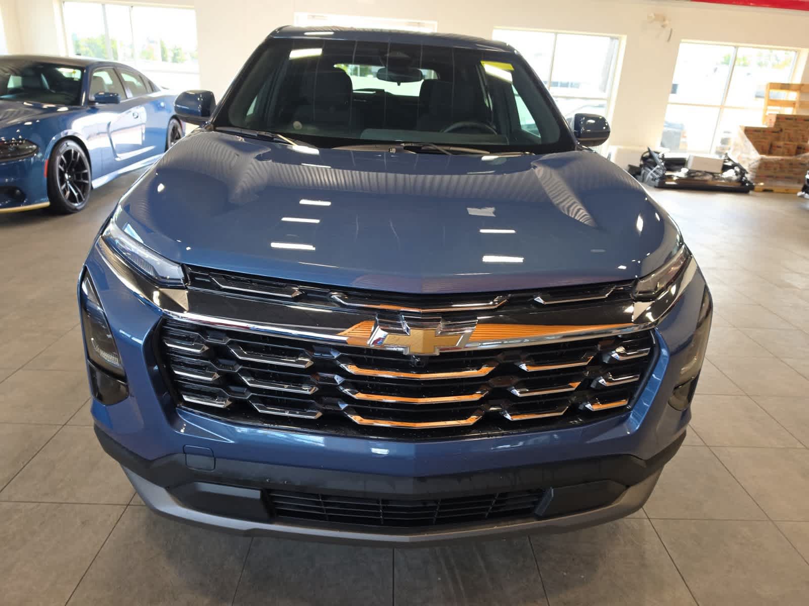 Used 2026 Chevrolet Equinox LT AWD/4WD image 2