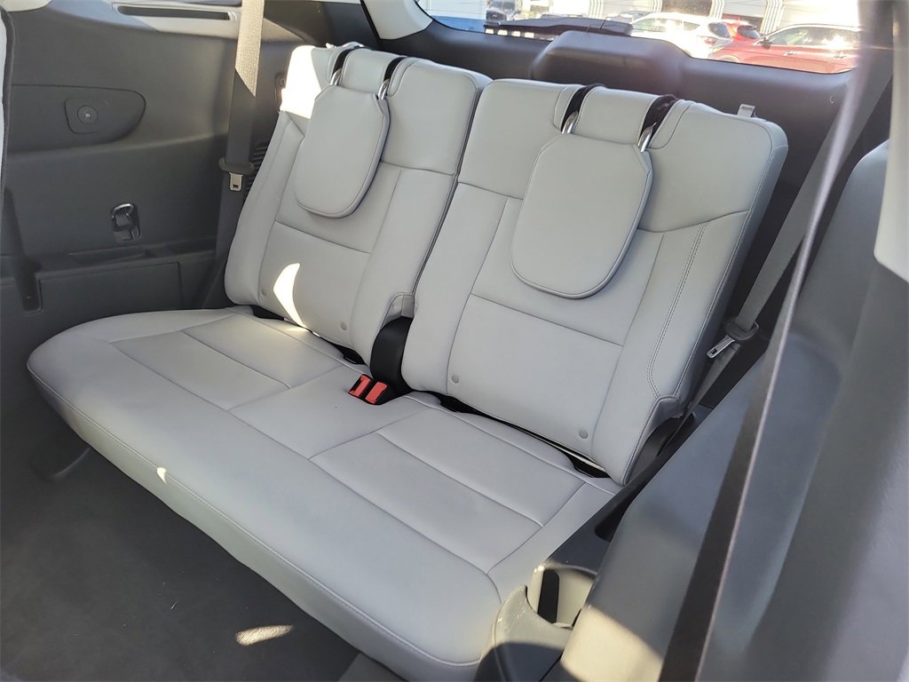 Used 2025 Ford Explorer Platinum w/ Ultimate Package image 13