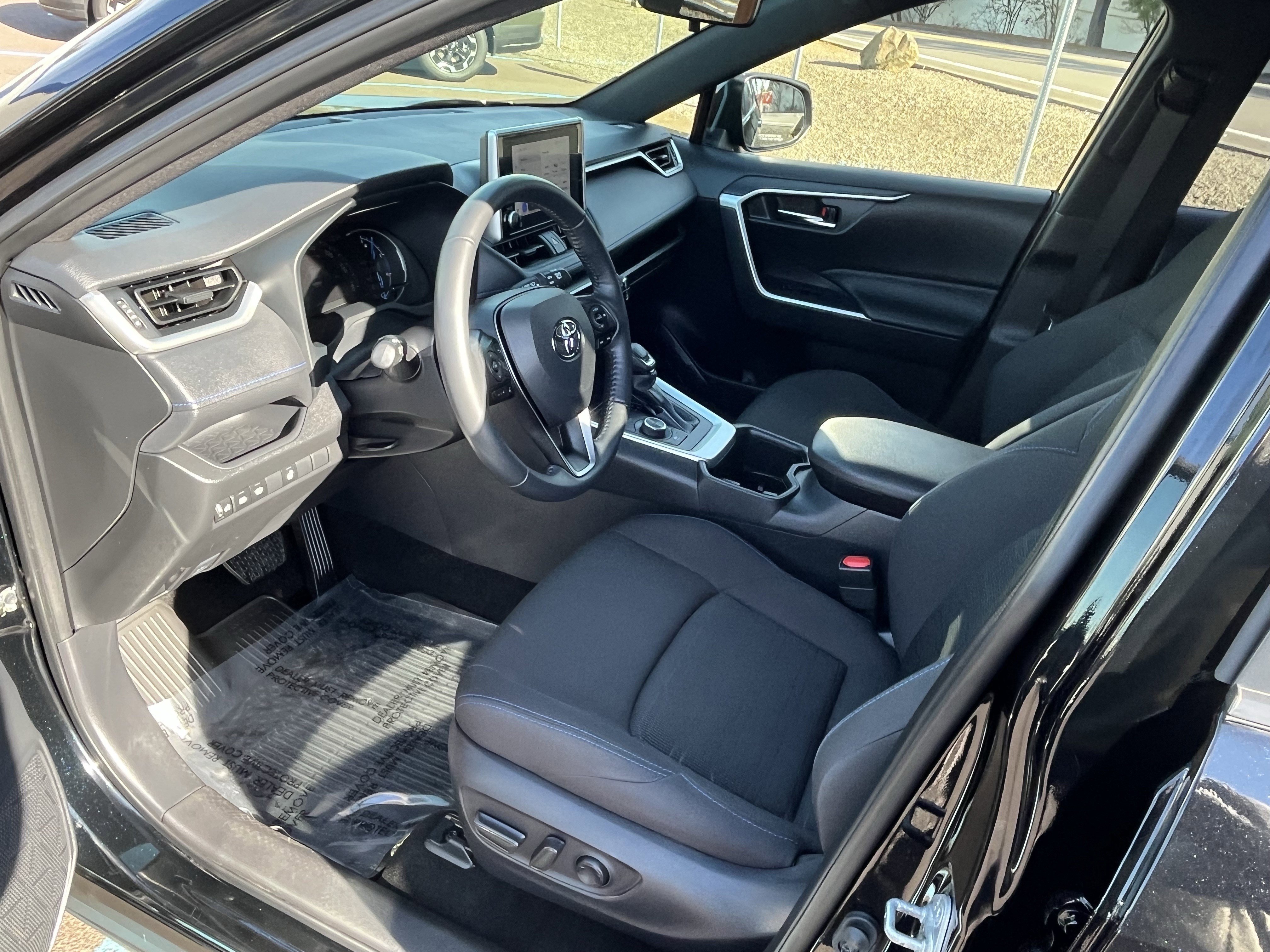 Used 2023 Toyota RAV4 SE w/ SE Grade Weather Package image 10