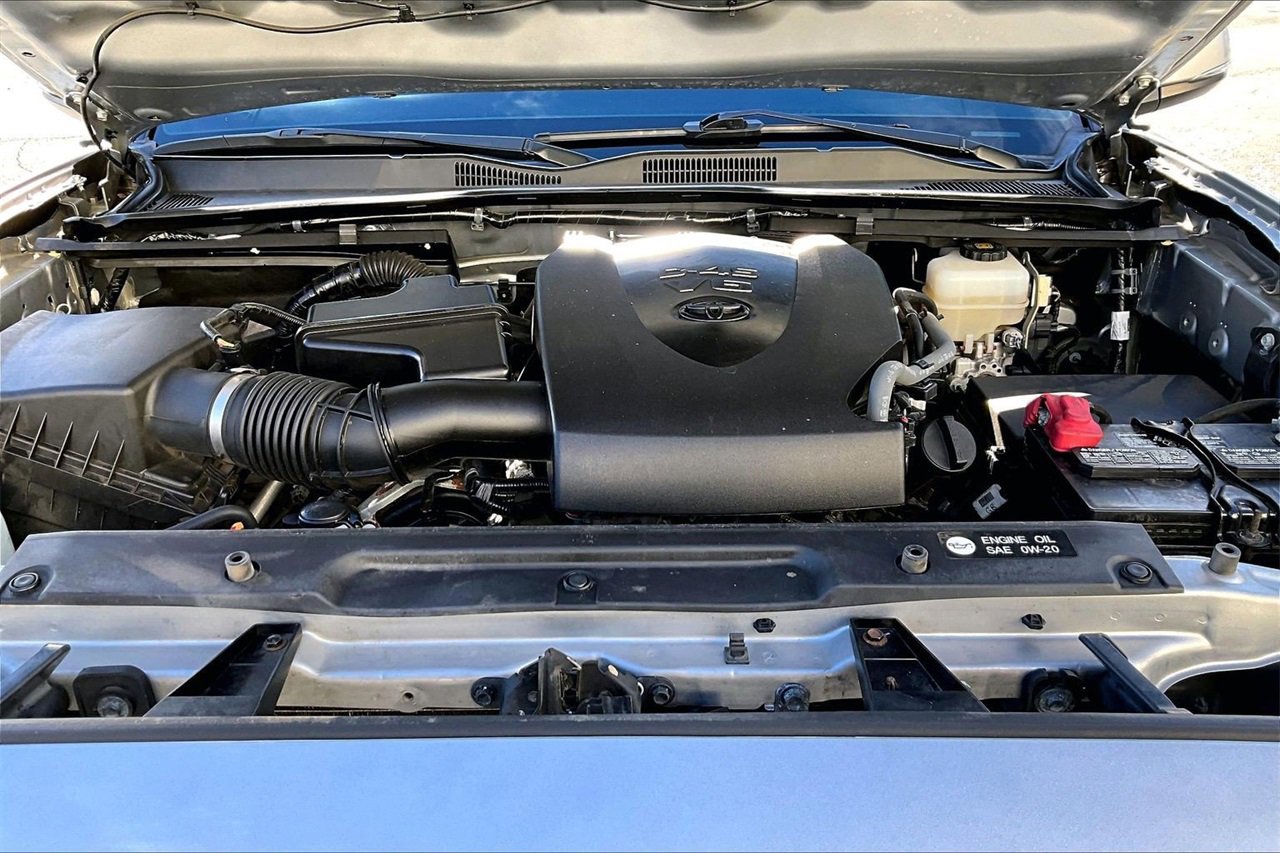 Used 2019 Toyota Tacoma TRD Off-Road w/ Technology Package image 34