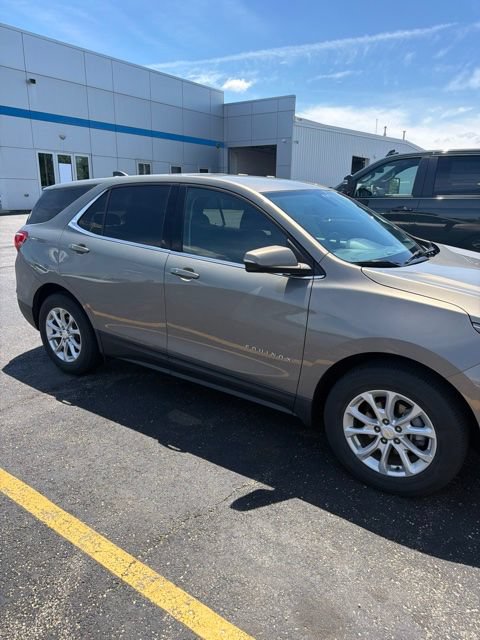 Used 2019 Chevrolet Equinox LT FWD image 2