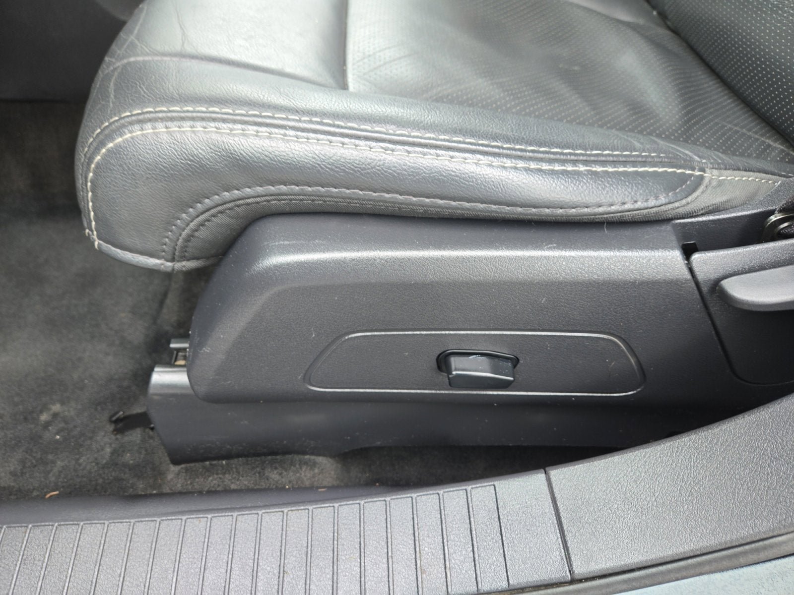 Used 2017 Jeep Compass High Altitude image 12