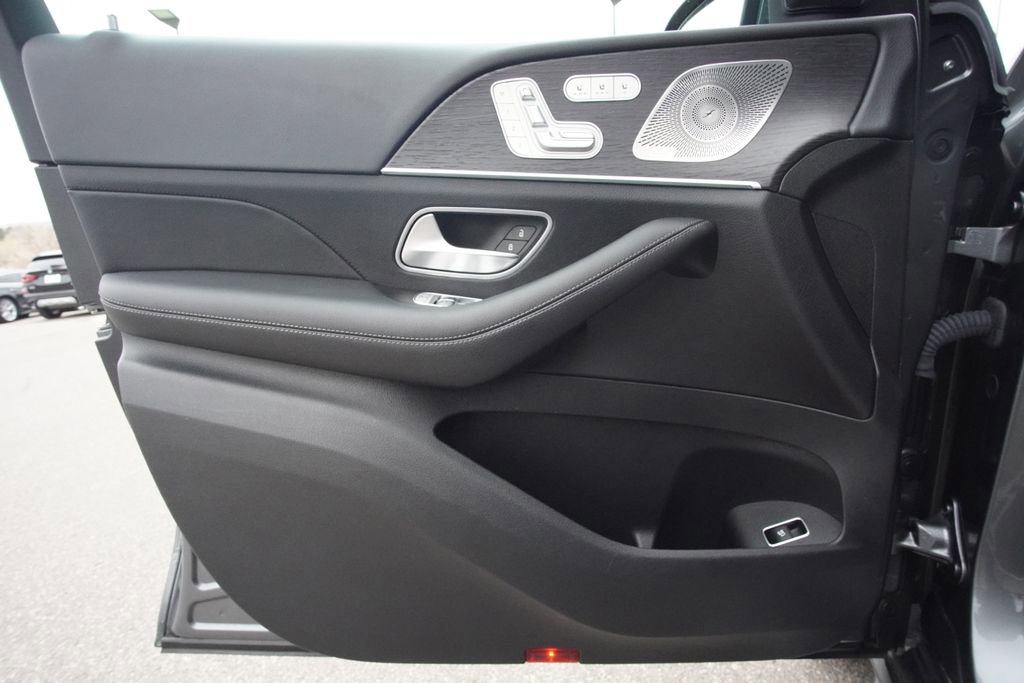 Used 2022 Mercedes-Benz GLS 450 4MATIC image 17