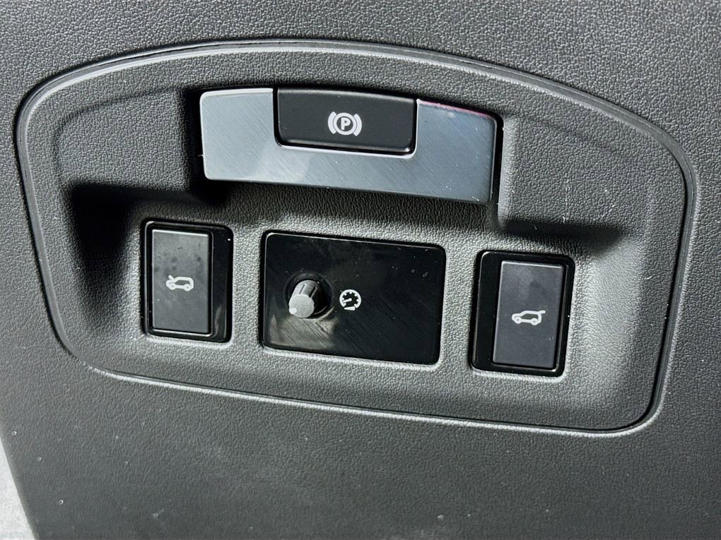 Used 2020 Jaguar I-PACE SE image 14