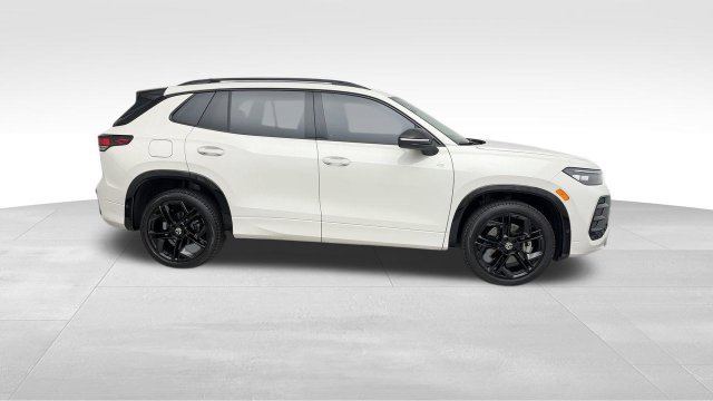 Certified 2026 Volkswagen Tiguan SE R-Line AWD/4WD image 10