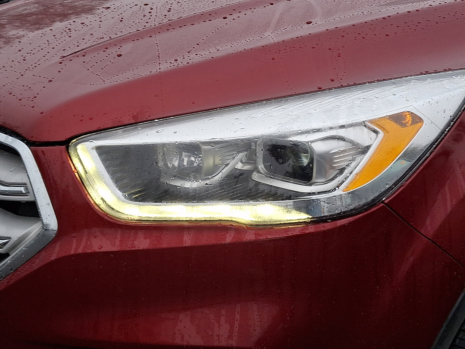 Used 2018 Ford Escape Titanium image 9