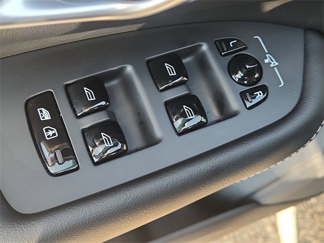 Used 2024 Volvo XC90 B6 Ultimate w/ Protection Package Premier image 23