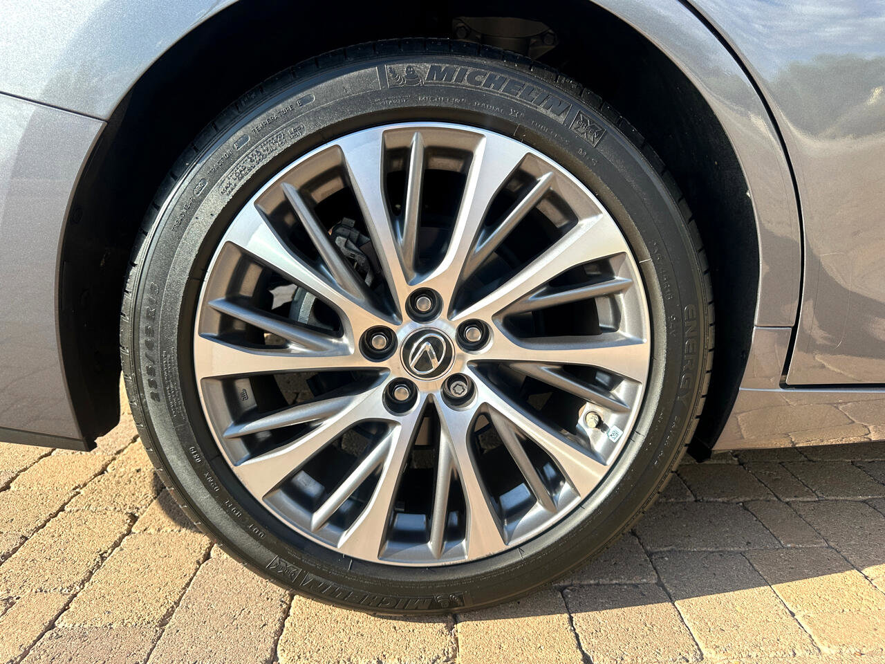 Used 2020 Lexus ES 350 w/ Luxury Package image 11