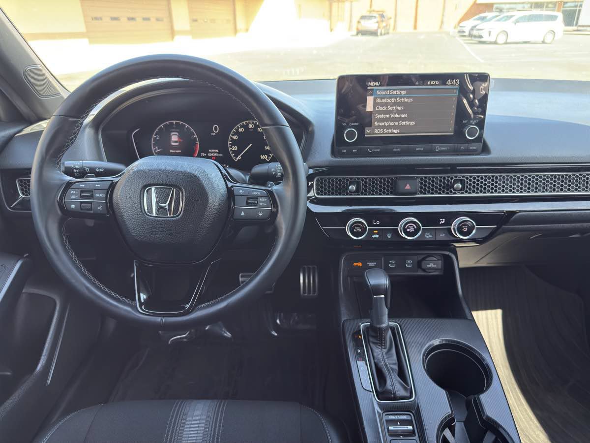 Used 2025 Honda Civic Sport image 16