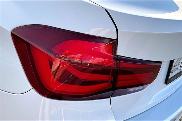 Used 2018 BMW 330e w/ Convenience Package image 32