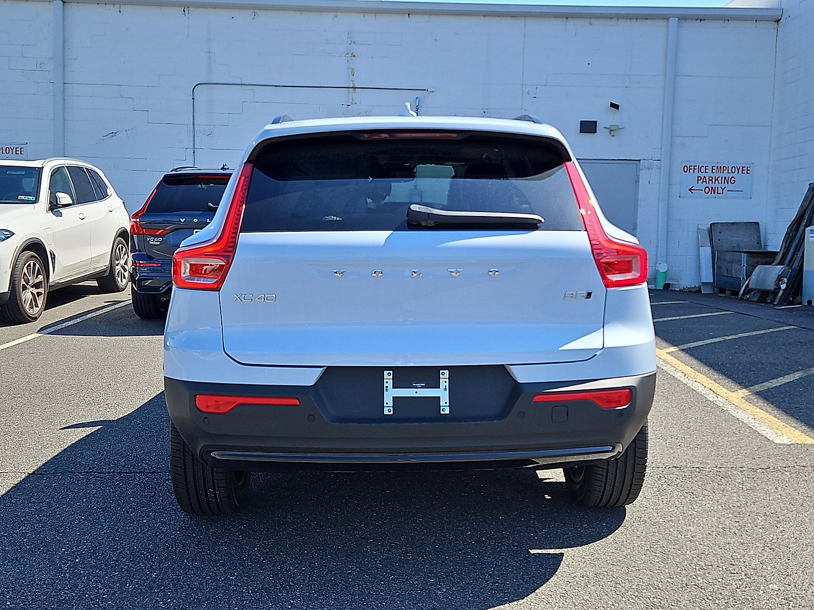 New 2026 Volvo XC40 B5 Plus w/ Climate Package AWD/4WD image 5