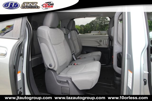 Used 2021 Toyota Sienna LE FWD image 14