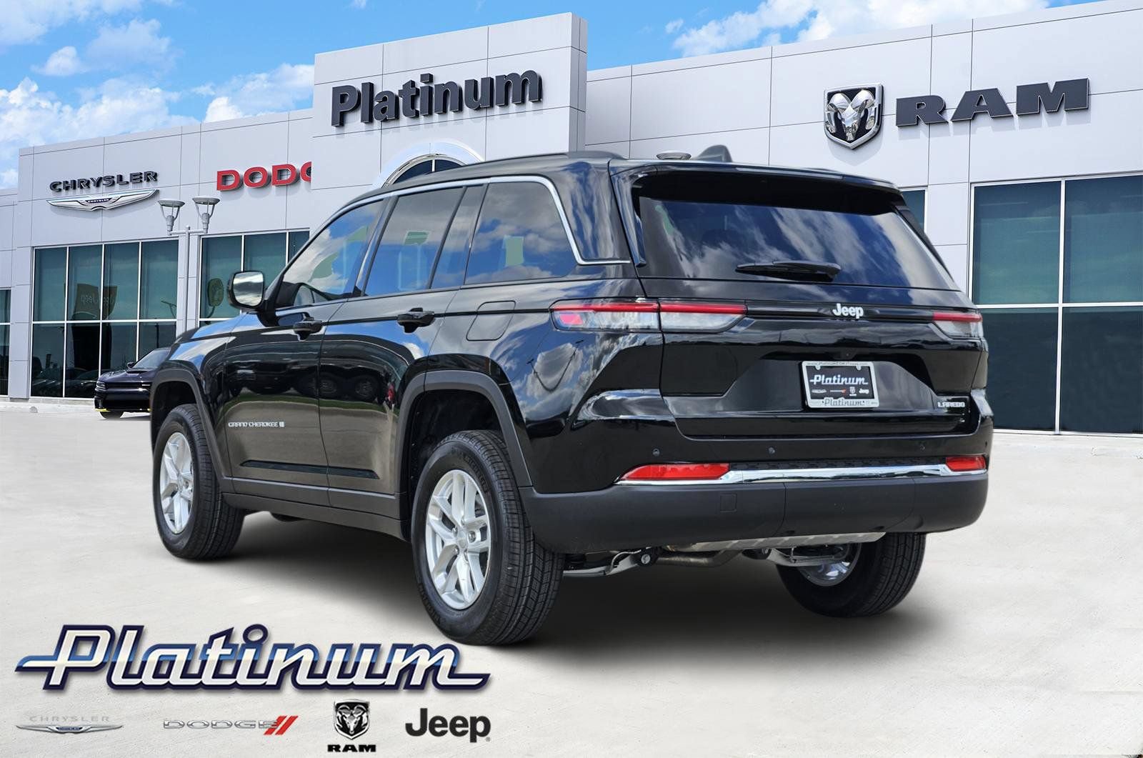 New 2026 Jeep Grand Cherokee Laredo RWD image 4