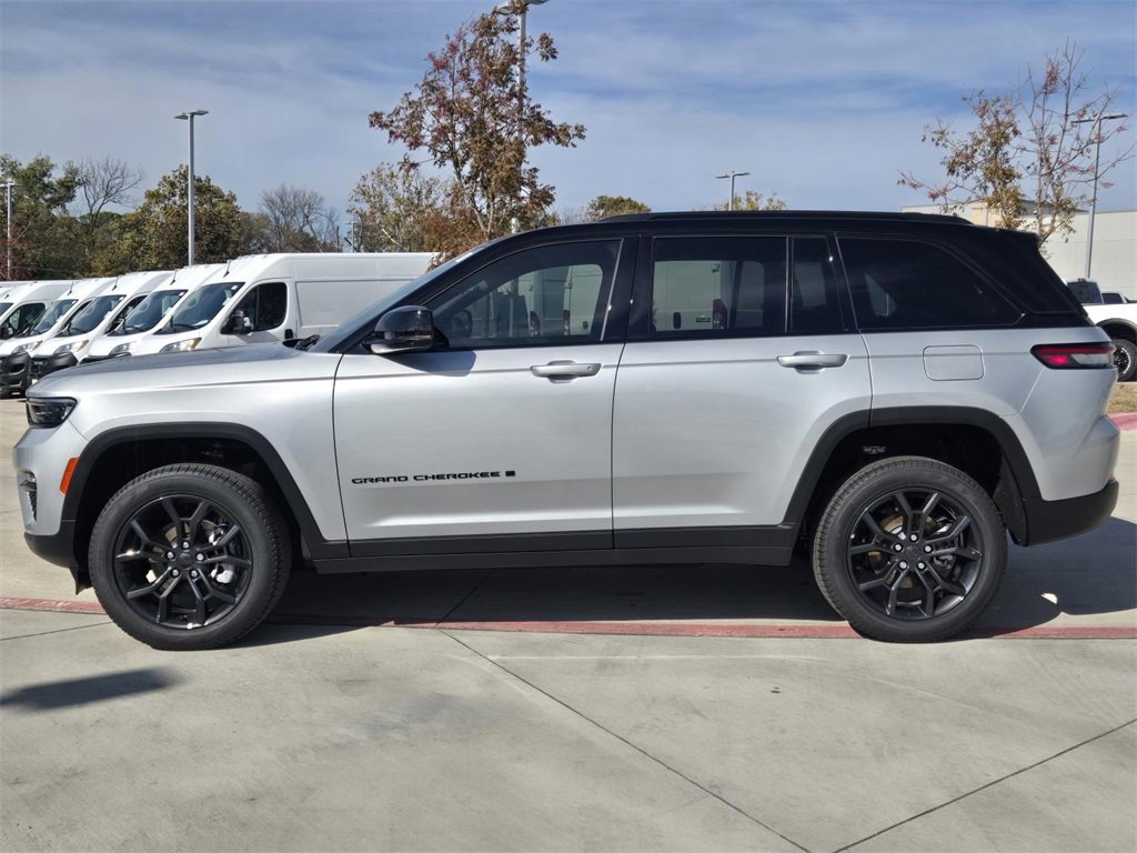 New 2025 Jeep Grand Cherokee Limited image 2