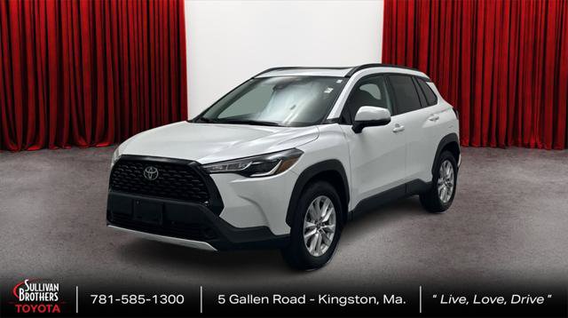 Certified 2022 Toyota Corolla Cross LE image 1