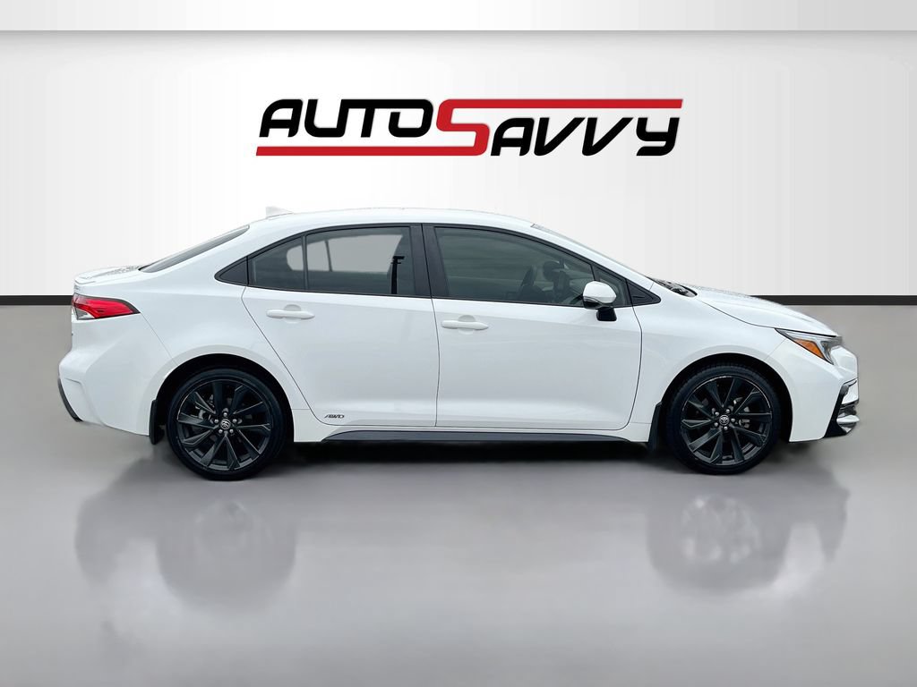 Used 2024 Toyota Corolla SE AWD/4WD image 8