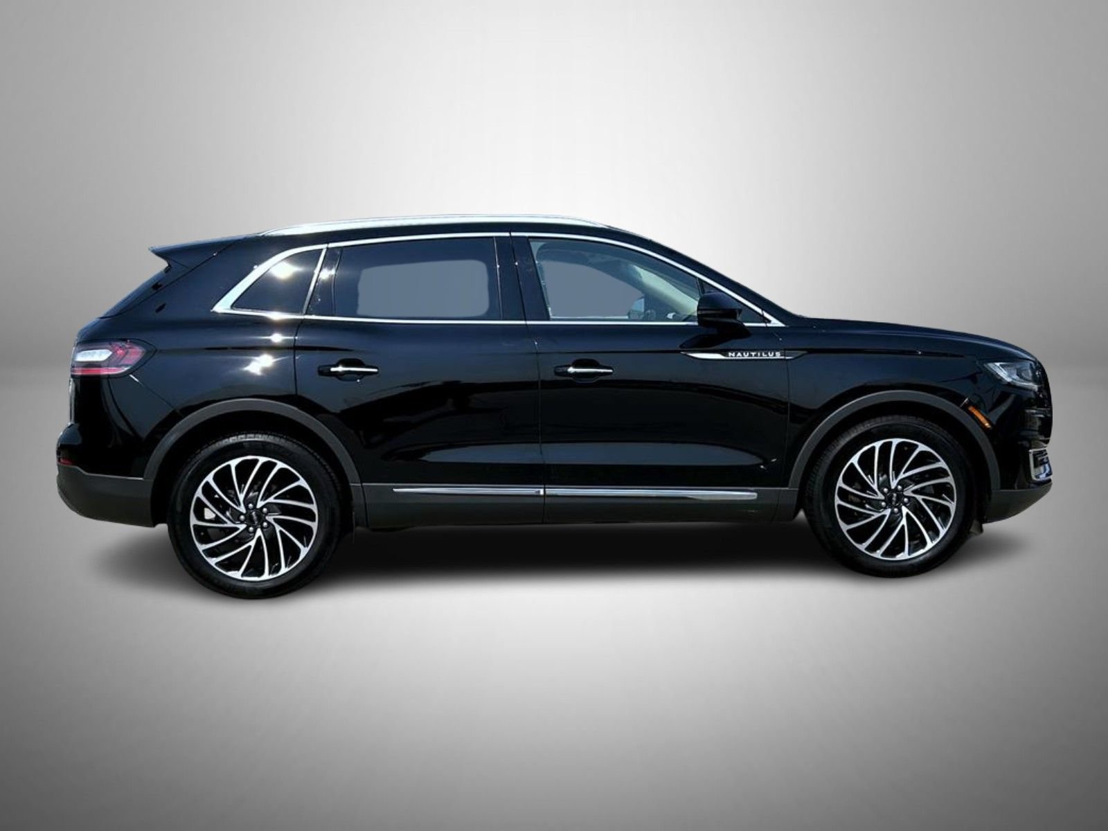 Used 2019 Lincoln Nautilus Reserve AWD/4WD image 4