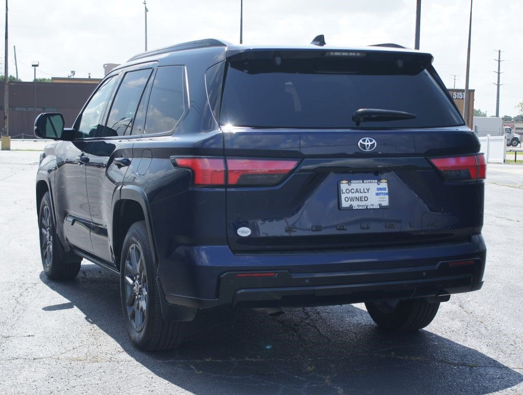 Used 2023 Toyota Sequoia Platinum AWD/4WD image 17