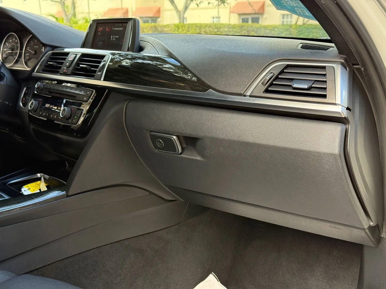 Used 2018 BMW 330i Sedan image 16